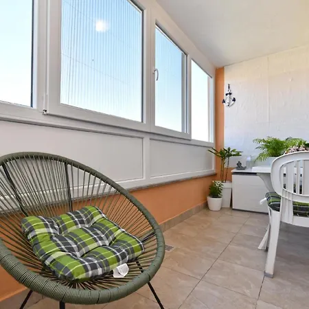 Fuer 2 Personen Ca 52 Qm In Liznjan, Istrien Suedkueste Von Istrien Apartment *