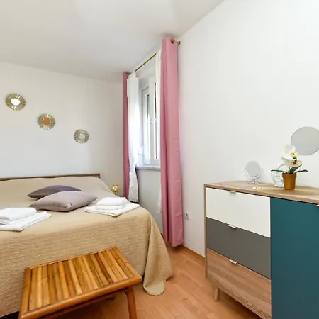 Apartment Fuer 2 Personen Ca 52 Qm In Liznjan, Istrien Suedkueste Von Istrien