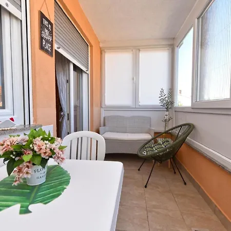 Apartment Fuer 2 Personen Ca 52 Qm In Liznjan, Istrien Suedkueste Von Istrien *
